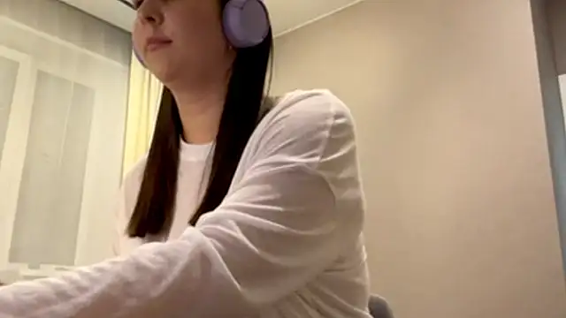 Snapshot of RoseRossi chatting on 1, 10, 2025 RoseRossi online show from 1, 10, 2025