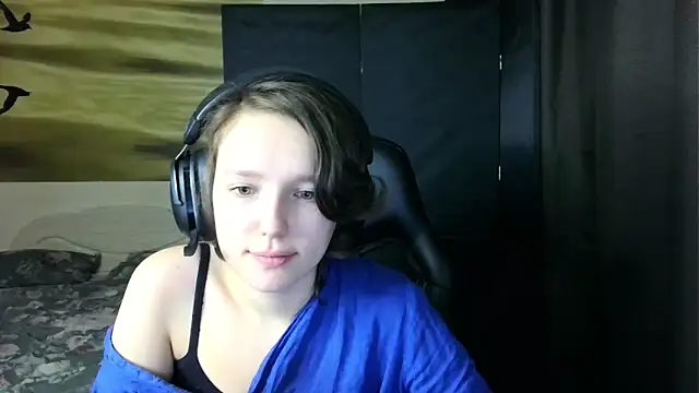 Snapshot of Diana-back chatting on 9, 11, 2025 Diana-back online show from 9, 11, 2025