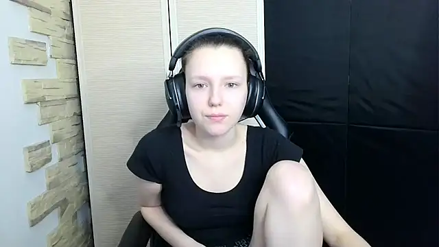 Snapshot of Diana-back chatting on 20, 11, 2025 Diana-back online show from 20, 11, 2025