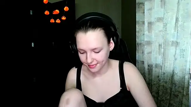 Snapshot of Diana-back chatting on 20, 12, 2025 Diana-back online show from 20, 12, 2025