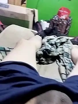 Snapshot of pipe2657 chatting on 17, 12, 2025 pipe2657 online show from 17, 12, 2025