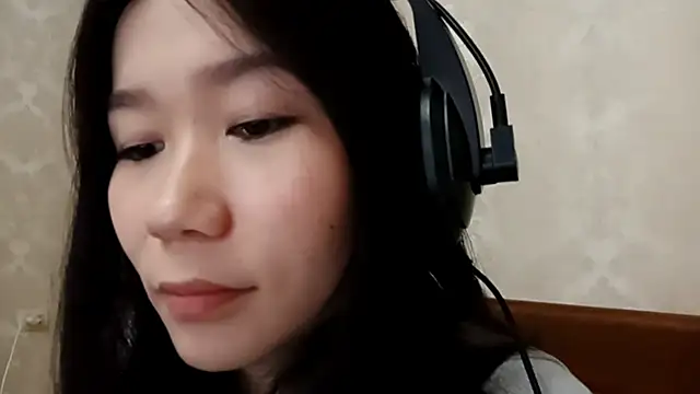Snapshot of YukiShaapan chatting on 8, 10, 2025 YukiShaapan online show from 8, 10, 2025