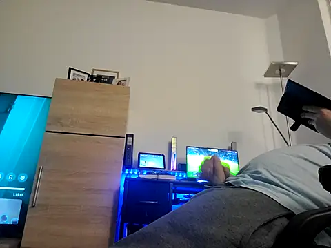 Snapshot of stivi2526 chatting on 13, 11, 2025 stivi2526 online show from 13, 11, 2025