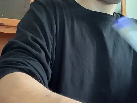 Snapshot of cazzo18cm3 chatting on 2, 10, 2025 cazzo18cm3 online show from 2, 10, 2025