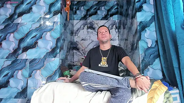 Snapshot of celesteyorucso1 chatting on 4, 10, 2025 celesteyorucso1 online show from 4, 10, 2025