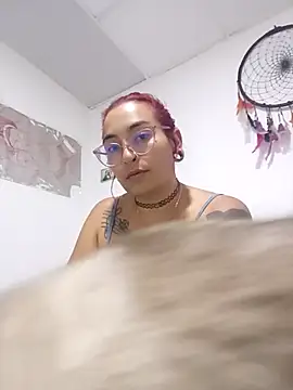 Snapshot of rojita-rojita chatting on 24, 10, 2025 rojita-rojita online show from 24, 10, 2025