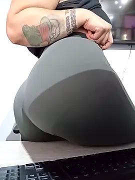 Snapshot of rojita-rojita chatting on 18, 12, 2025 rojita-rojita online show from 18, 12, 2025