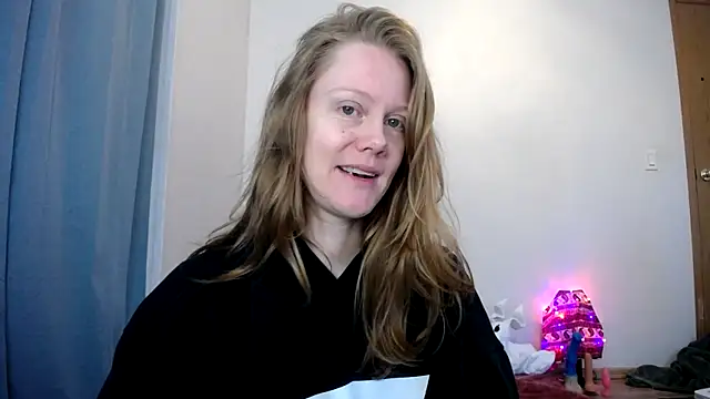 naughtyfox89 online show from 16, 10, 2025