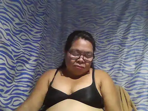 Snapshot of cris_tita chatting on 3, 7, 2026 cris tita online show from 3, 7, 2026