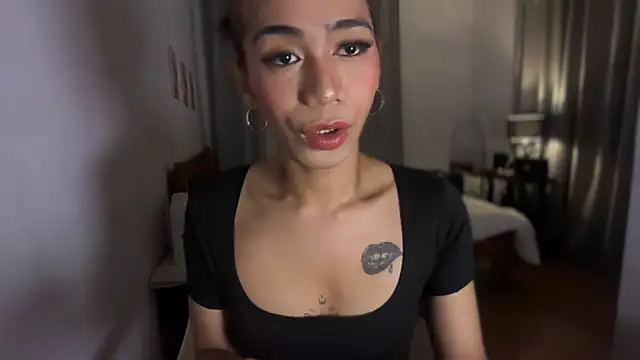 Snapshot of TsManikaXx chatting on 3, 4, 2026 TsManikaXx online show from 3, 4, 2026