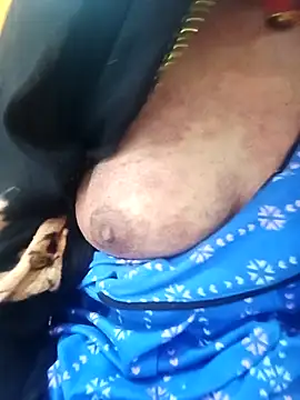 Snapshot of Hotty_ruvi chatting on 11, 10, 2025 Hotty ruvi online show from 11, 10, 2025