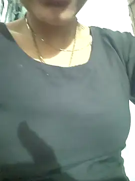 Snapshot of Hotty_ruvi chatting on 15, 10, 2025 Hotty ruvi online show from 15, 10, 2025