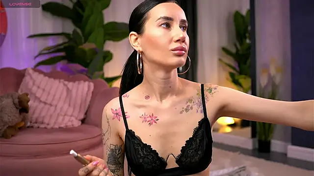 SerenaVelour online show from 13, 11, 2025