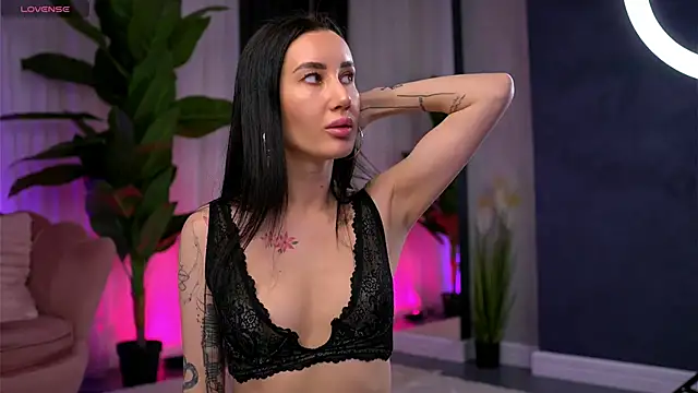 SerenaVelour online show from 17, 11, 2025