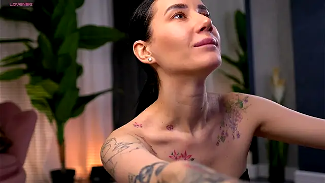 SerenaVelour online show from 27, 11, 2025