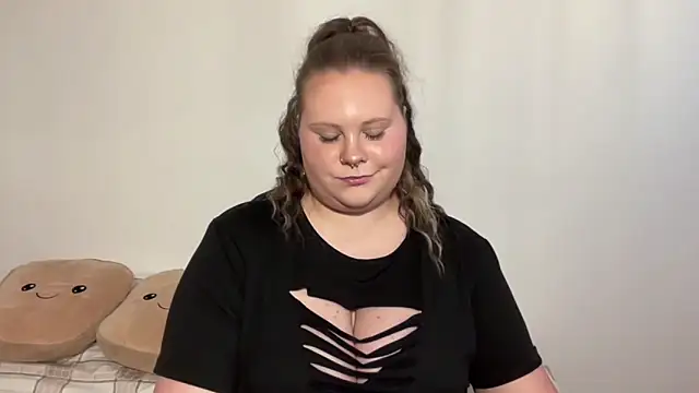 Snapshot of BriannaFlirty chatting on 7, 11, 2025 BriannaFlirty online show from 7, 11, 2025