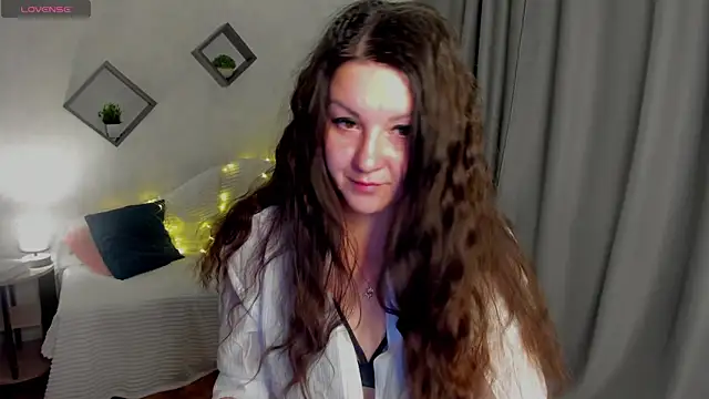 mood  berry online show from 15, 10, 2025
