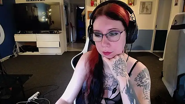 TattooedGirls online show from 17, 10, 2025