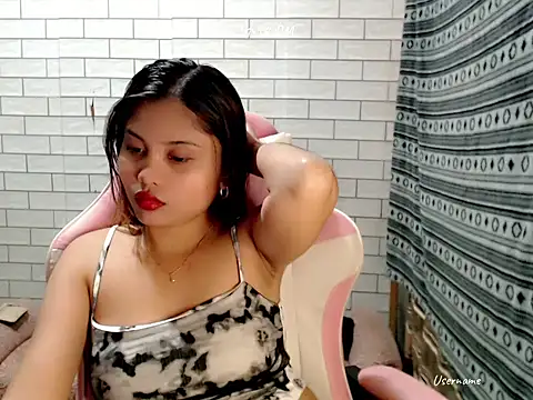 Snapshot of pinay_old_lover chatting on 18, 10, 2025 pinay old lover online show from 18, 10, 2025