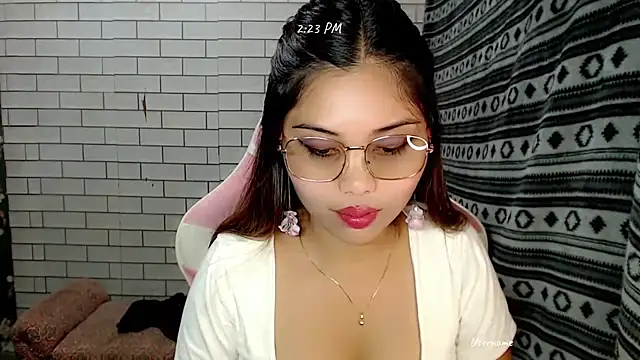 Snapshot of pinay_old_lover chatting on 9, 11, 2025 pinay old lover online show from 9, 11, 2025