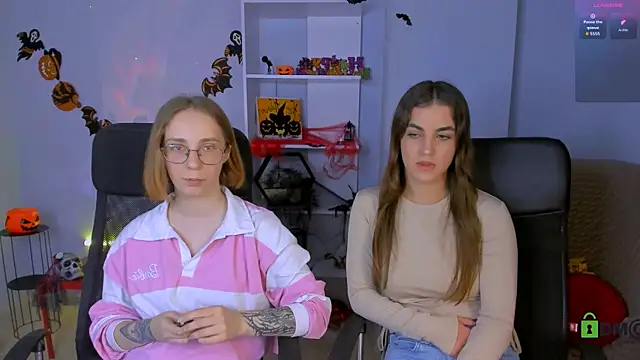 Snapshot of lina_fox12 chatting on 21, 10, 2025 lina fox12 online show from 21, 10, 2025