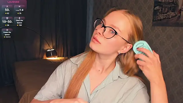 LibbyVenzeio online show from 17, 11, 2025