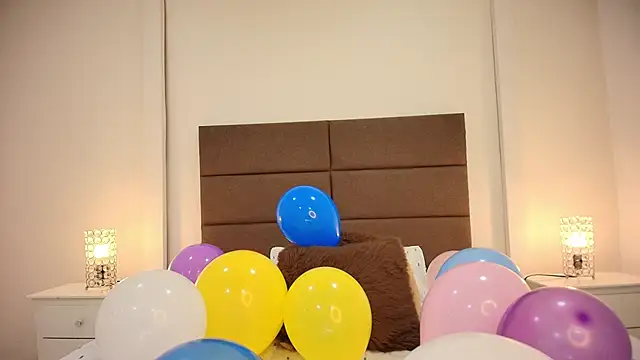 Snapshot of NatashaTaylor chatting on 18, 10, 2025 NatashaTaylor online show from 18, 10, 2025