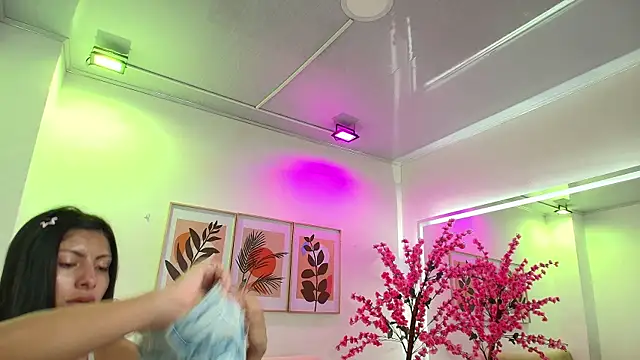 Gabriela milani online show from 30, 9, 2025