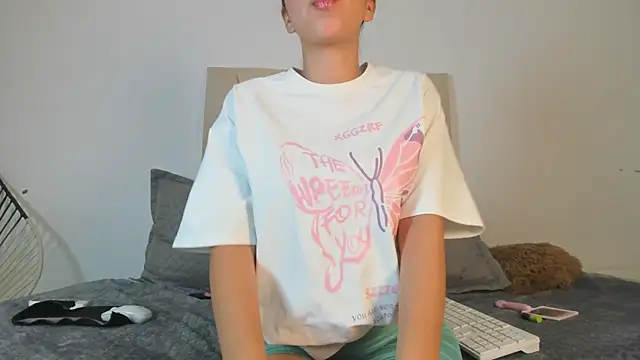 Ainoa Pink online show from 4, 11, 2025