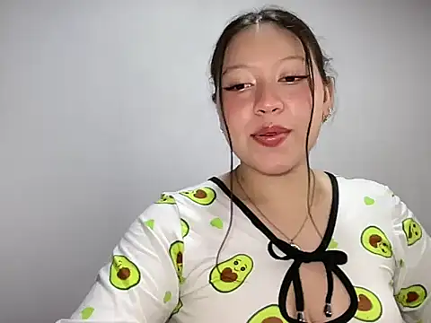 Snapshot of Rachel_James__ chatting on 19, 12, 2025 Rachel James online show from 19, 12, 2025