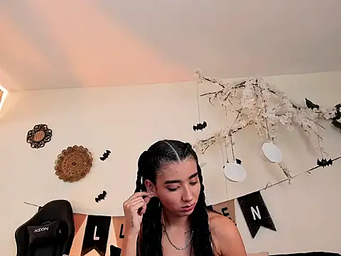 Snapshot of cloe_taylor__ chatting on 8, 10, 2025 cloe taylor online show from 8, 10, 2025