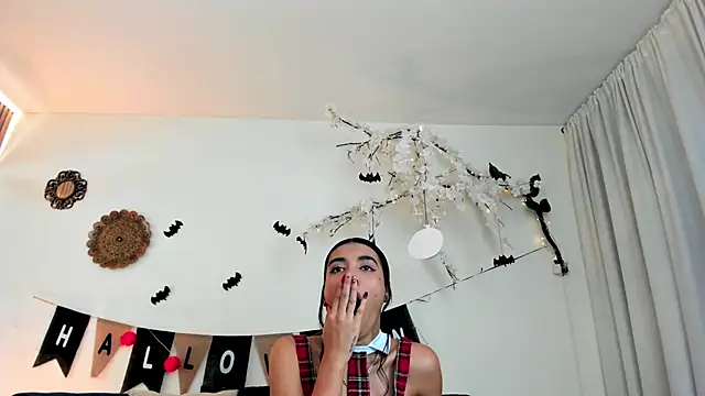 Snapshot of cloe_taylor__ chatting on 25, 10, 2025 cloe taylor online show from 25, 10, 2025