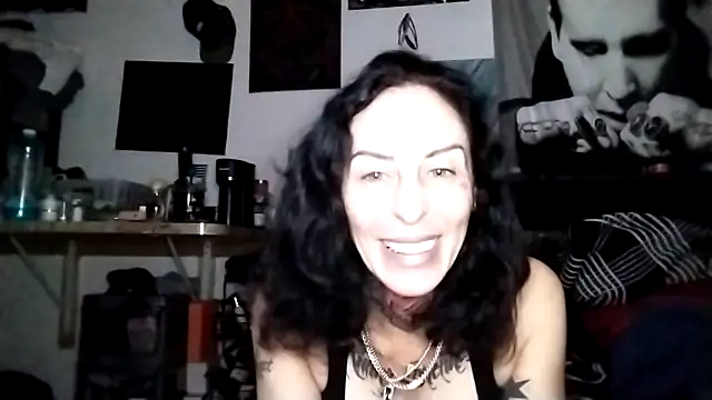 Snapshot of inkdhollow1 chatting on 8, 10, 2025 inkdhollow1 online show from 8, 10, 2025