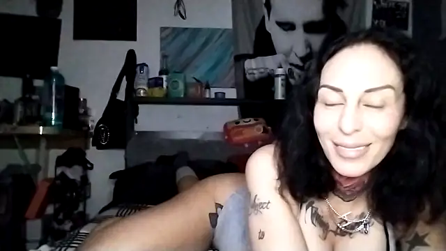 Snapshot of inkdhollow1 chatting on 9, 10, 2025 inkdhollow1 online show from 9, 10, 2025