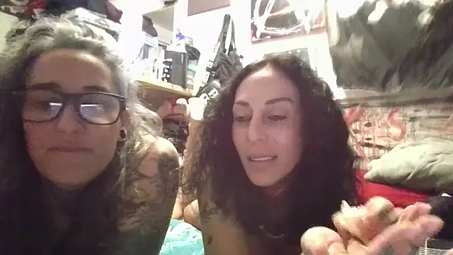 inkdhollow1 online show from 13, 4, 2026