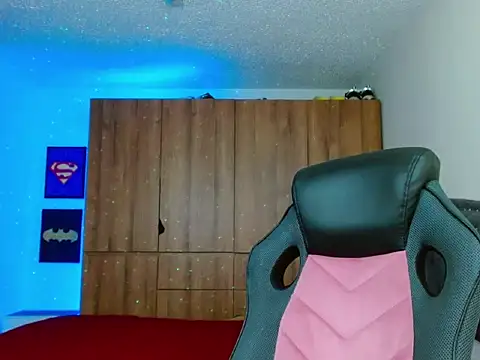 Snapshot of mathewv_ chatting on 29, 11, 2025 mathewv online show from 29, 11, 2025