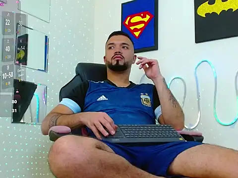 Snapshot of mathewv_ chatting on 4, 12, 2025 mathewv online show from 4, 12, 2025