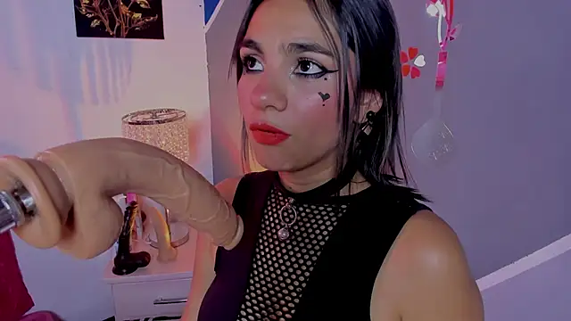 Snapshot of susi_hot13 chatting on 17, 12, 2025 susi hot13 online show from 17, 12, 2025