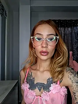 Snapshot of julieta444_ chatting on 14, 5, 2026 julieta444 online show from 14, 5, 2026