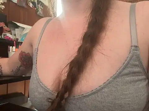 Lil Mama17 online show from 13, 4, 2026