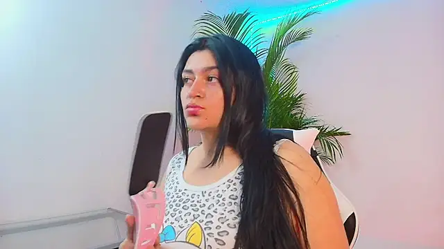 Snapshot of alejitasweet chatting on 4, 10, 2025 alejitasweet online show from 4, 10, 2025