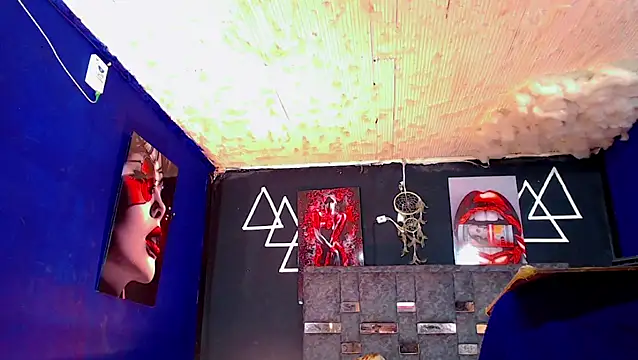 Snapshot of Fersexy_Dolls chatting on 12, 10, 2025 Fersexy Dolls online show from 12, 10, 2025