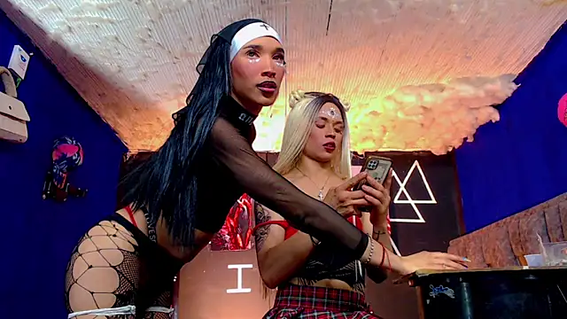 Snapshot of Fersexy_Dolls chatting on 1, 11, 2025 Fersexy Dolls online show from 1, 11, 2025