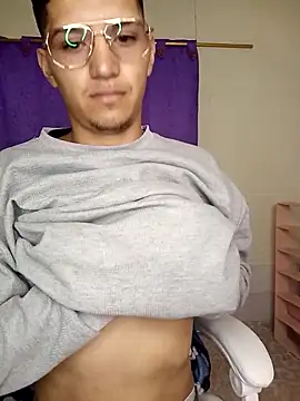 Snapshot of Raven_king chatting on 29, 10, 2025 Raven king online show from 29, 10, 2025