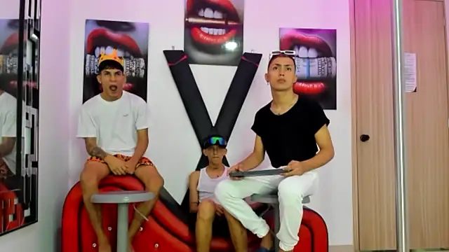 VERY HOT GUYS online show from 31, 10, 2025