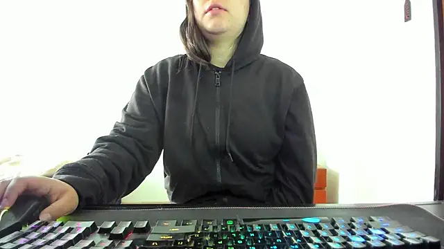 annyaparis online show from 16, 4, 2026