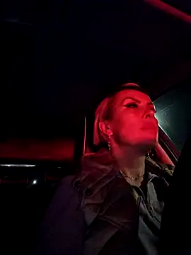 KirraWhite online show from 3, 11, 2025