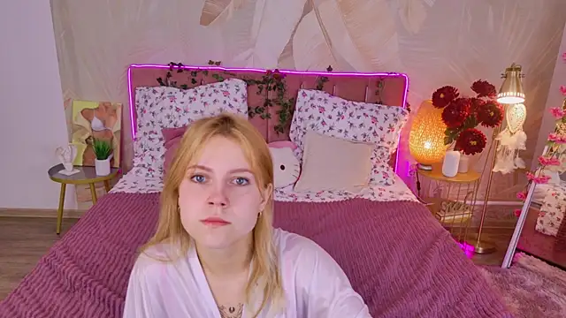 Snapshot of Stellahaart chatting on 8, 10, 2025 Stellahaart online show from 8, 10, 2025