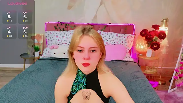 Snapshot of Stellahaart chatting on 17, 10, 2025 Stellahaart online show from 17, 10, 2025