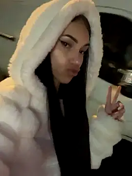 Snapshot of ilariea_girl chatting on 7, 11, 2025 ilariea girl online show from 7, 11, 2025